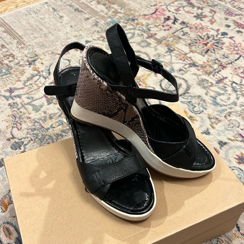 Cole Haan Paley High Wedge Black Snakeskin Sandals size 10.5 D40148